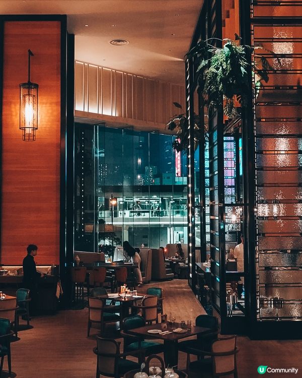 Mirage Bar & Restaurant