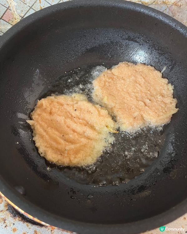 美味嘅韓式土豆煎餅，自己屋企整又平又好味！除咗有好香濃嘅薯仔...