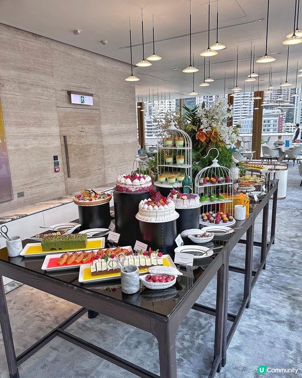 最近美利酒店推出以鳥類做主題「斑斕鳥羽」下午茶自助餐，廿多款...