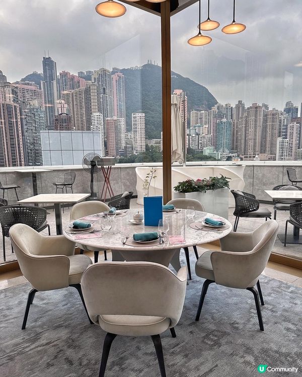 最近美利酒店推出以鳥類做主題「斑斕鳥羽」下午茶自助餐，廿多款...