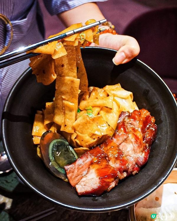 《金鐘一盅兩件✨吃的是氣派裝潢同環境？😳》 