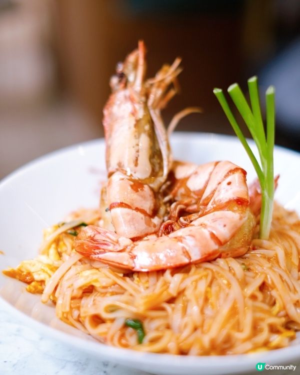 全店以植物為主，彷彿置身花園內，悠閑舒適。主打新派東南亞菜，...