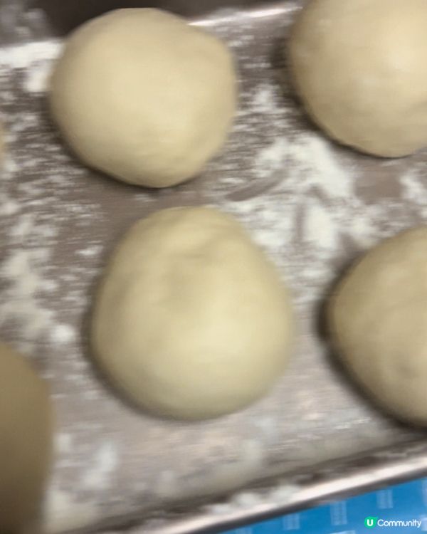 自己喺屋企整豆沙包，新鮮製造，仲可以濕爆啲餡😆一咬開滿滿嘅豆...