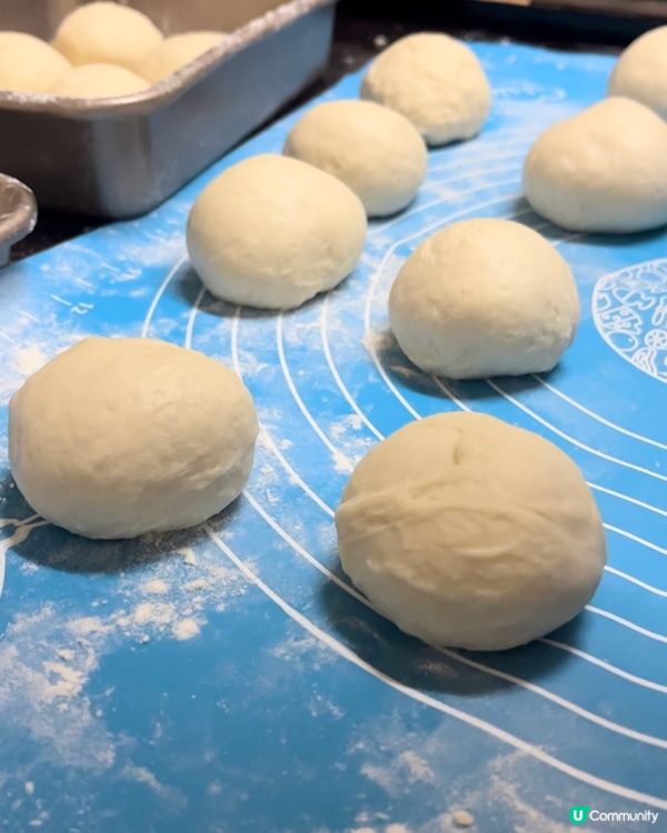 自己喺屋企整豆沙包，新鮮製造，仲可以濕爆啲餡😆一咬開滿滿嘅豆...