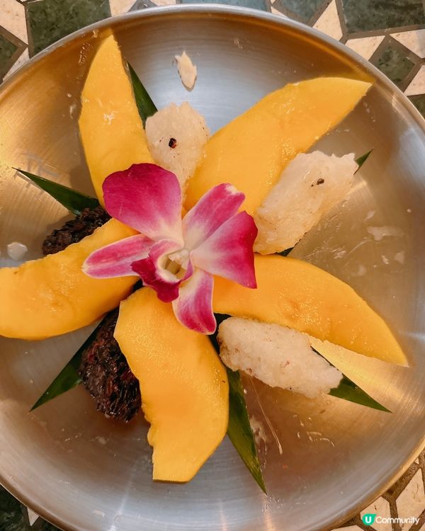 這間新開泰日Fusion餐廳，由泰藉廚師主理，下層有張長長的...