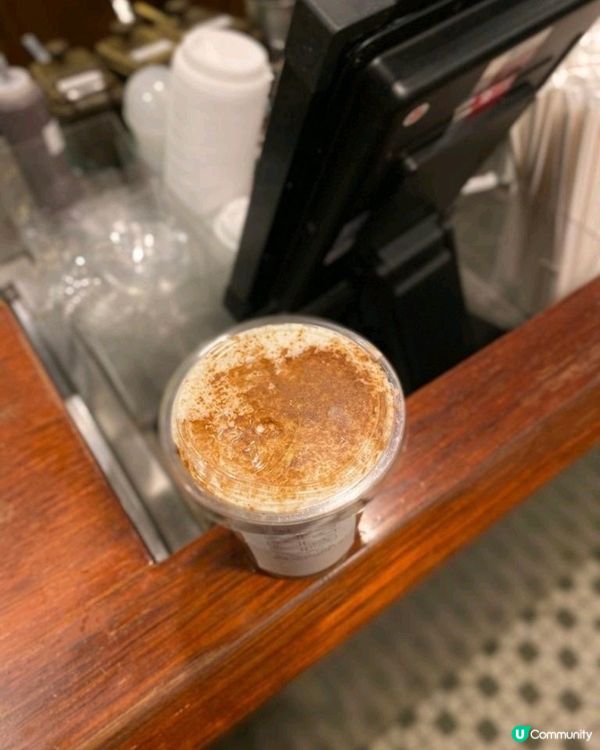 飲杯冰凍咖啡享受一個晏就☕️叫了杯凍蜂香慕絲朱古力咖啡。