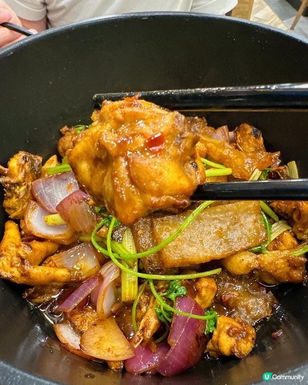 先食鷄煲，幾款之中想食奇味鷄煲 ($180/半隻)，除了辣度...