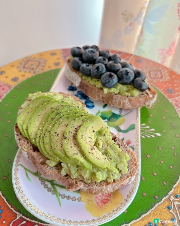 不經不覺養了酸種BB 7 個月，昨晚加了少許新鮮藍莓🫐同合桃...