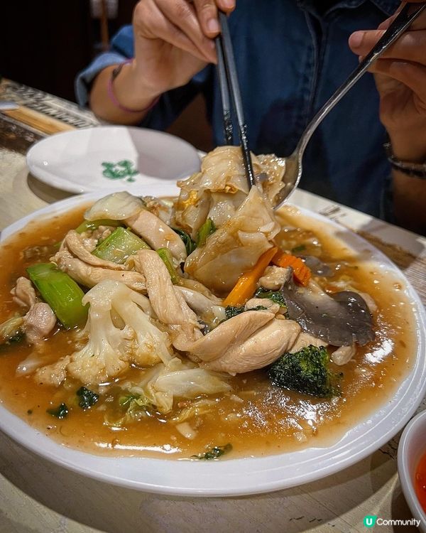 二訪‼️🇹🇭 餐廳食物份量很足，很適合跟一班朋友來聚餐‼️🍻...