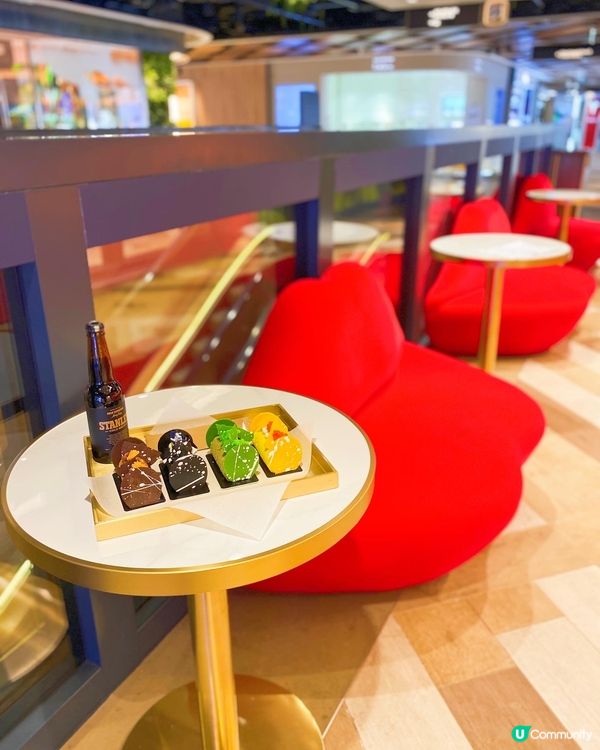 食完晚餐去食返件甜品先滿足嘅，Musea好多靚甜品，今次呢間...