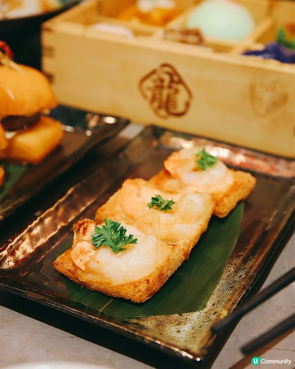 觀塘新開的「龍點心」主打新派Fushion點心，裝修以橙綠為...