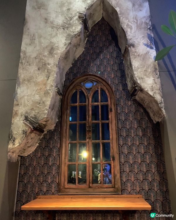 為朋友慶生，來了這餐廳，氛圍就是有些詭秘感 ，挺不錯 ，食物...