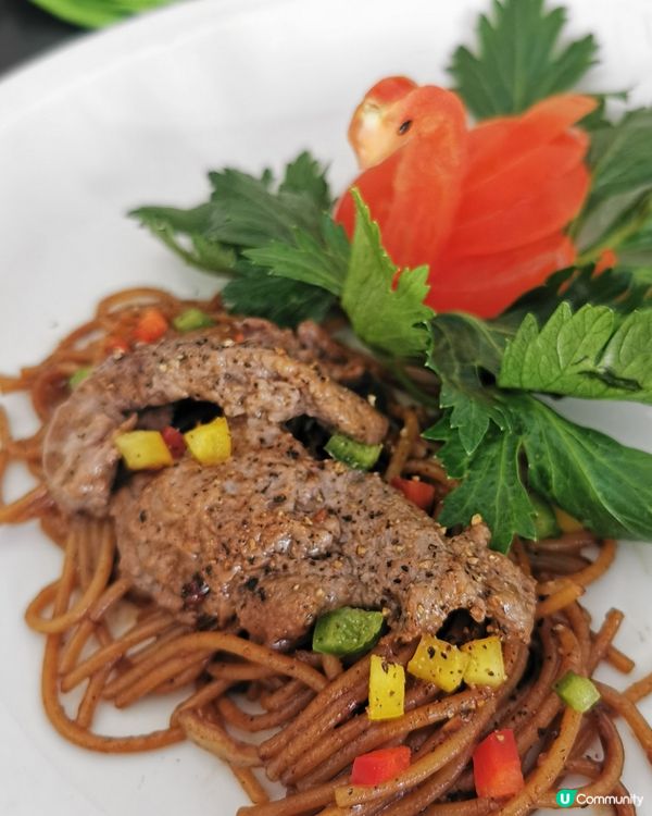 沙爹牛肉炒意粉