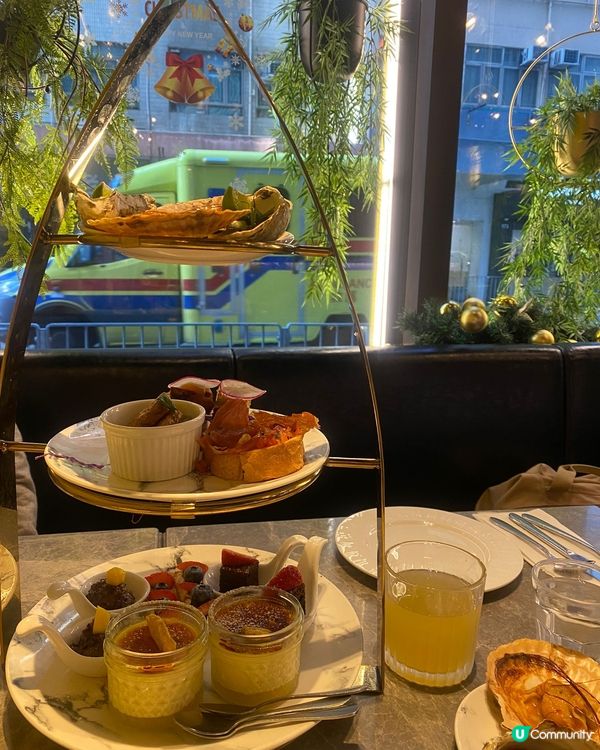 與久違了的舊同事聚舊，同事提議到堅尼地城的享慢泰煮享用下午菜...