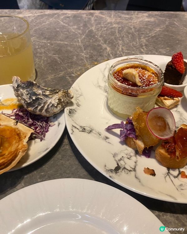 與久違了的舊同事聚舊，同事提議到堅尼地城的享慢泰煮享用下午菜...