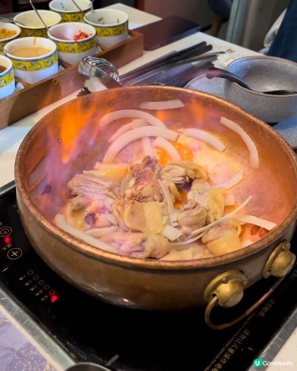 朋友特別鐘意食牛，知道《醉胡爐》出咗個十二道牛盛盒🥰所以一於...