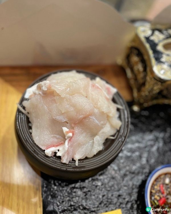 位於荃灣「大滾友」係我最鍾意去打邊爐嘅地方，裝修好有古典氣息...