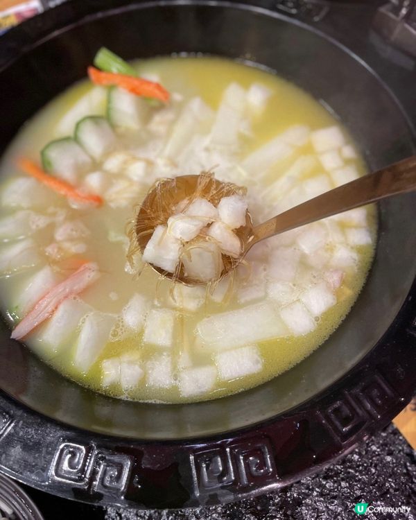 位於荃灣「大滾友」係我最鍾意去打邊爐嘅地方，裝修好有古典氣息...