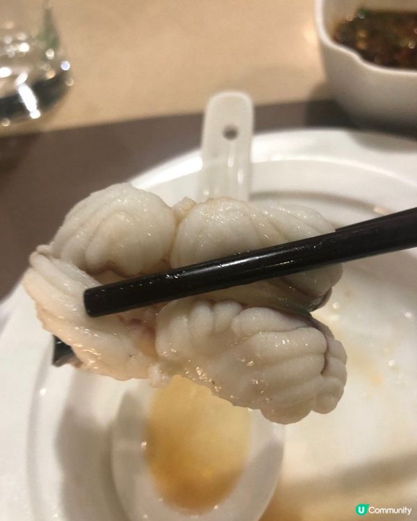 由於近排天氣乾燥所以我們選擇了海底椰青雞湯鍋，底除了海底椰還...