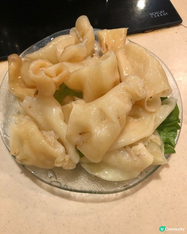 由於近排天氣乾燥所以我們選擇了海底椰青雞湯鍋，底除了海底椰還...