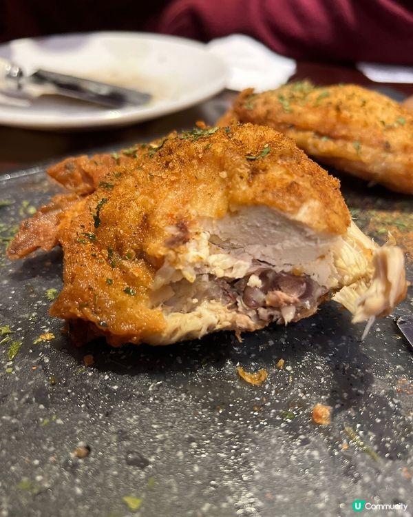 喺慢煮工房嘅依個炸雞，本身以為係燒雞