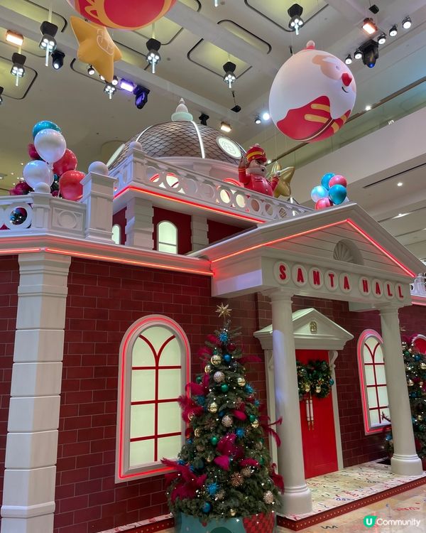 商場今年主題以北極熊為主題，也設有聖誕老人拍照時段，可以在網...