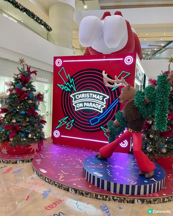 商場今年主題以北極熊為主題，也設有聖誕老人拍照時段，可以在網...