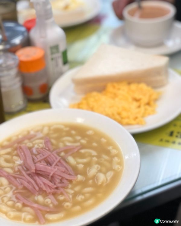 襯自由行未開通，快啲去食。澳洲牛奶公司，星期六早餐去到12:...