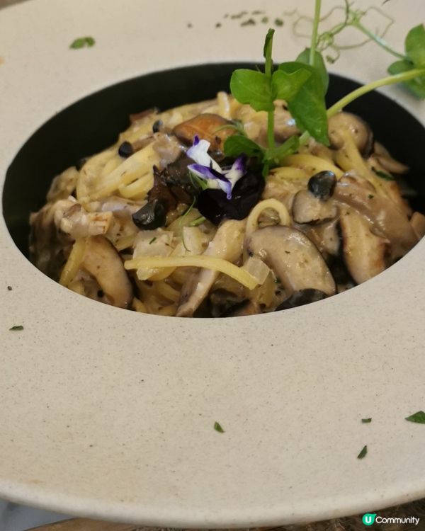 Lex Coffee係一間充滿潮流同藝術結合的cafe，ca...