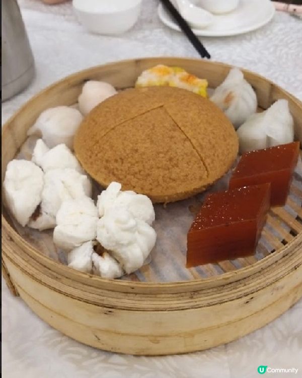 點心拼盤😋最愛紅棗糕…一定要薑味重 咁先最好味 好正👍🏻...