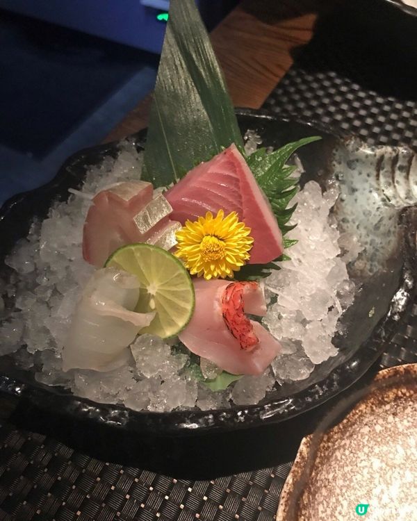 刺身魚，有四款，二切師魚刺身，金目鯛刺身，兩件池魚王刺身，刺...