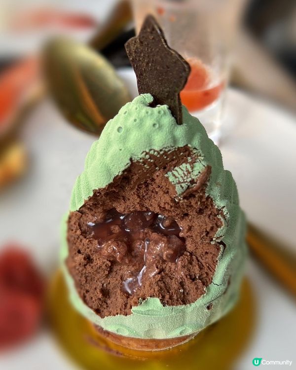 《𝓡𝓸𝓶𝓪𝓷𝓽𝓲𝓬 𝓣𝓮𝓪 𝓣𝓲𝓶𝓮🧁》...