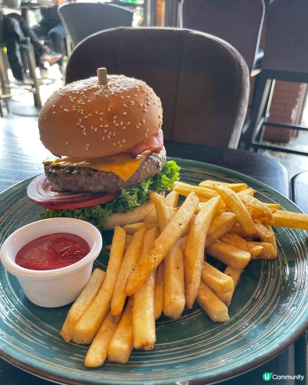 ✵餐廳位於將軍澳海濱南岸，距離地鐵站大約10分鐘路程，由於近...