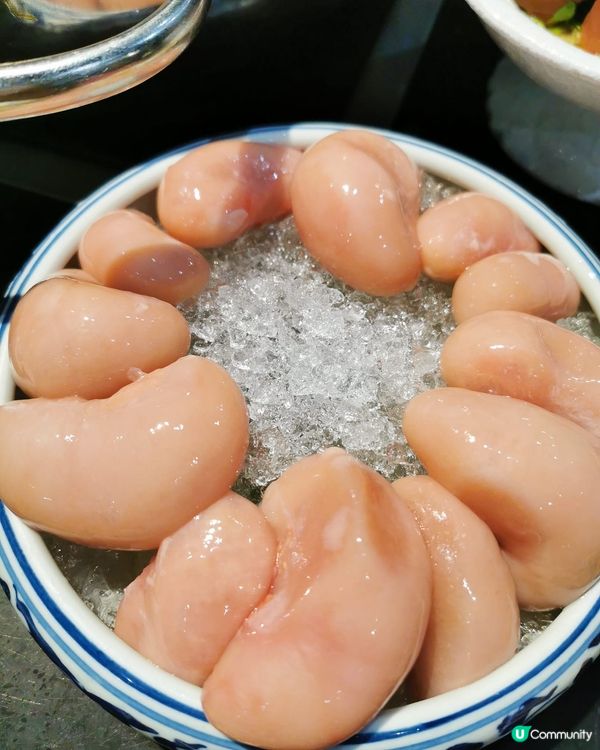 呢度嘅象拔蚌刺身呀簡直掂到不得了