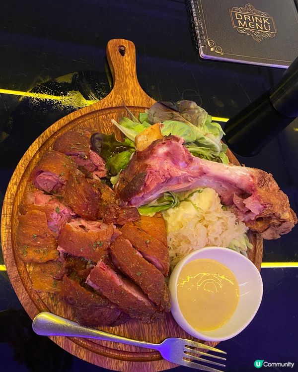 脆皮鹹豬手，皮脆肉嫩，好味😋