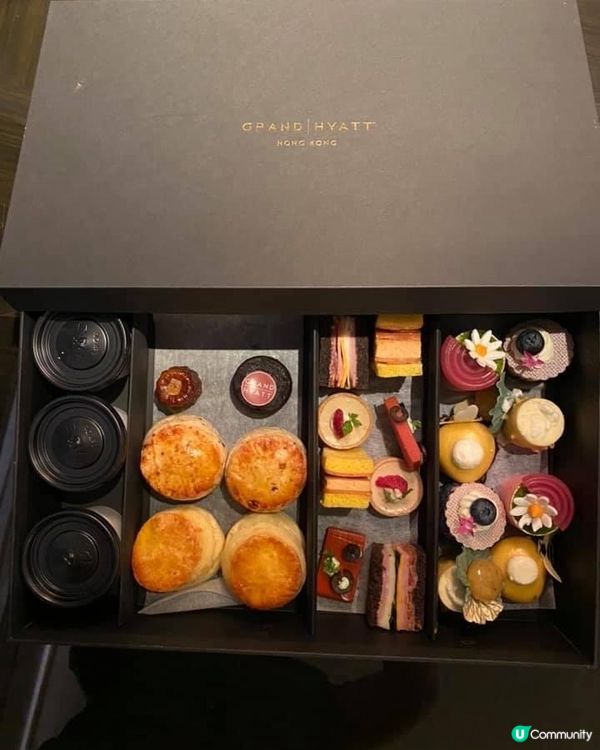 香港君悅酒店的下午茶甜品box set～