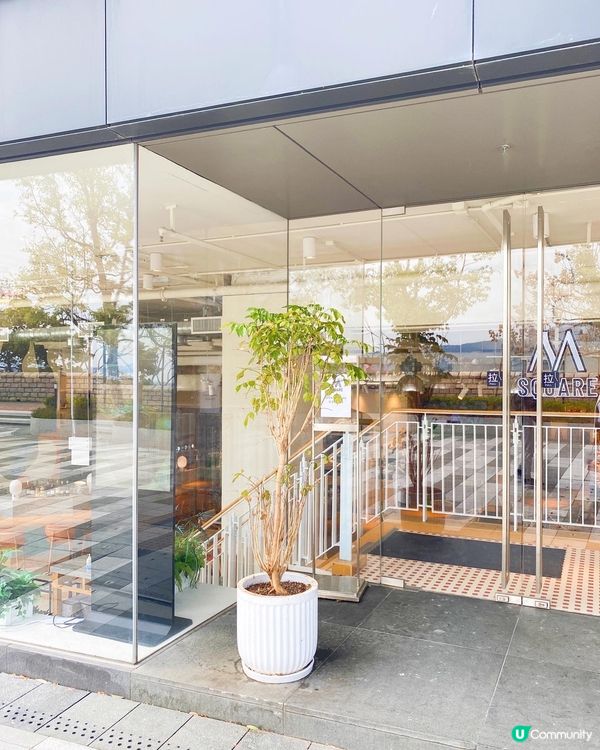 放假去咗西貢行吓，市中心有市集，好多人買海鮮、放風箏，行完去...