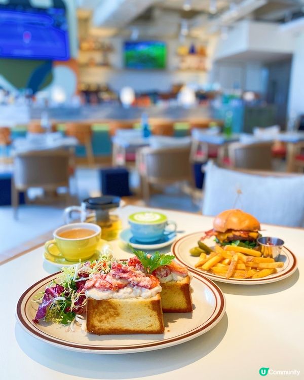 放假去咗西貢行吓，市中心有市集，好多人買海鮮、放風箏，行完去...