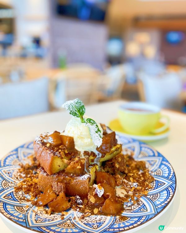 放假去咗西貢行吓，市中心有市集，好多人買海鮮、放風箏，行完去...