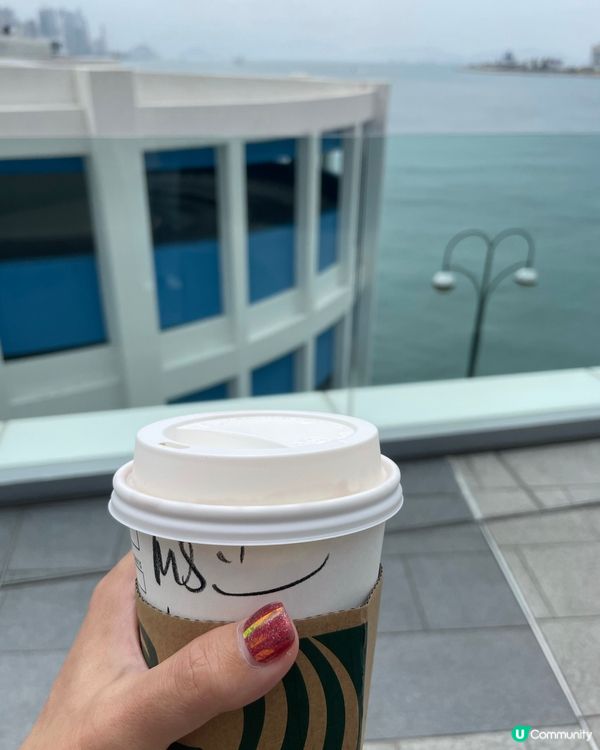 對住咁靚嘅海景，飲番杯特濃咖啡，簡直係享受🥰