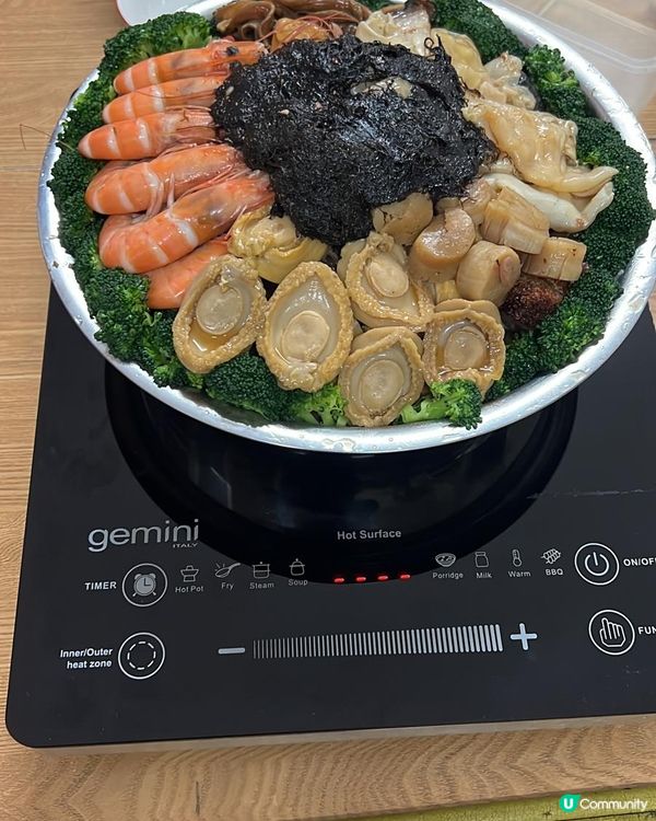 團年飯，近年數盆菜最方便，所以，今年我屋企團年飯都選盆菜