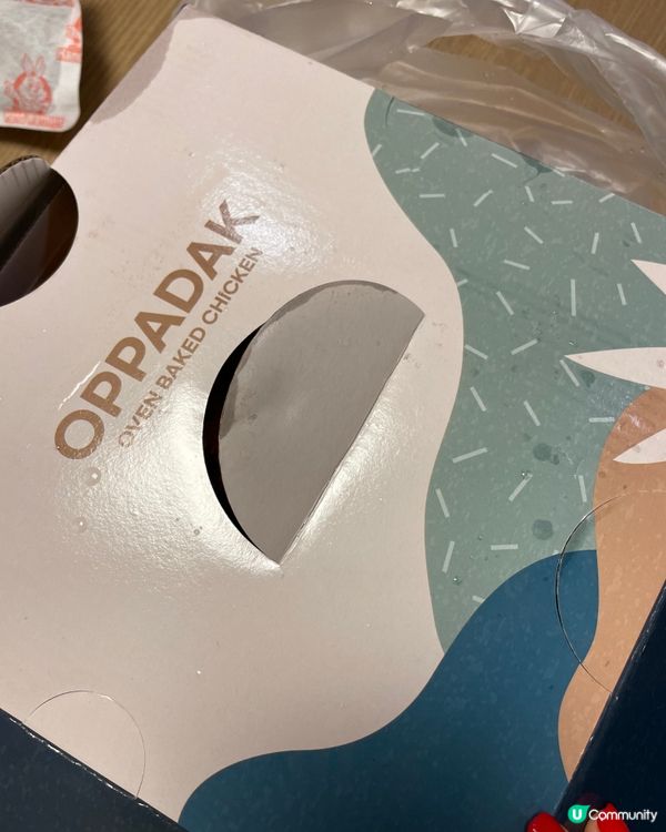 平日在香港吃不到的品牌，當然到韓國要試一試，炸雞外脆內軟，又...