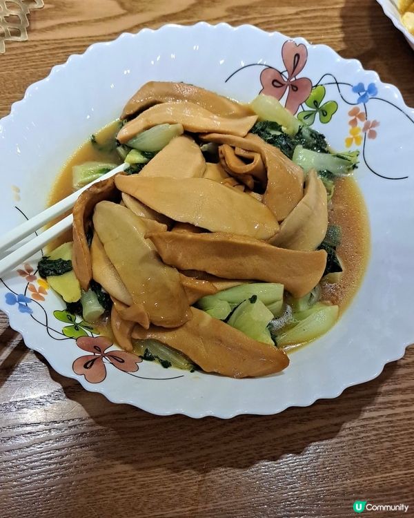 海螺片炒白菜仔😋去另一伴屋企拜年，有好野食，聚埋一齊過肥年😁...