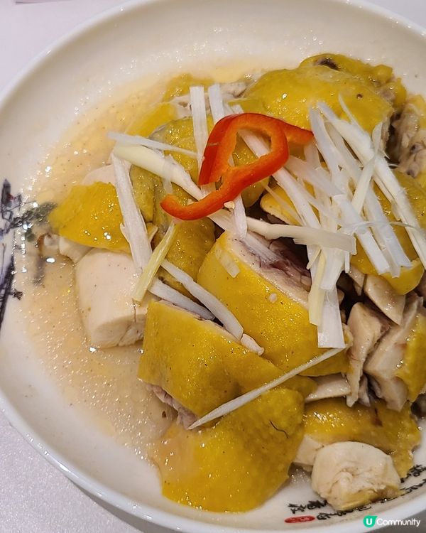 晚飯套餐有酸菜魚鍋、西蘭花炒蝦球、沙薑鷄半隻配白飯、紅豆沙，...