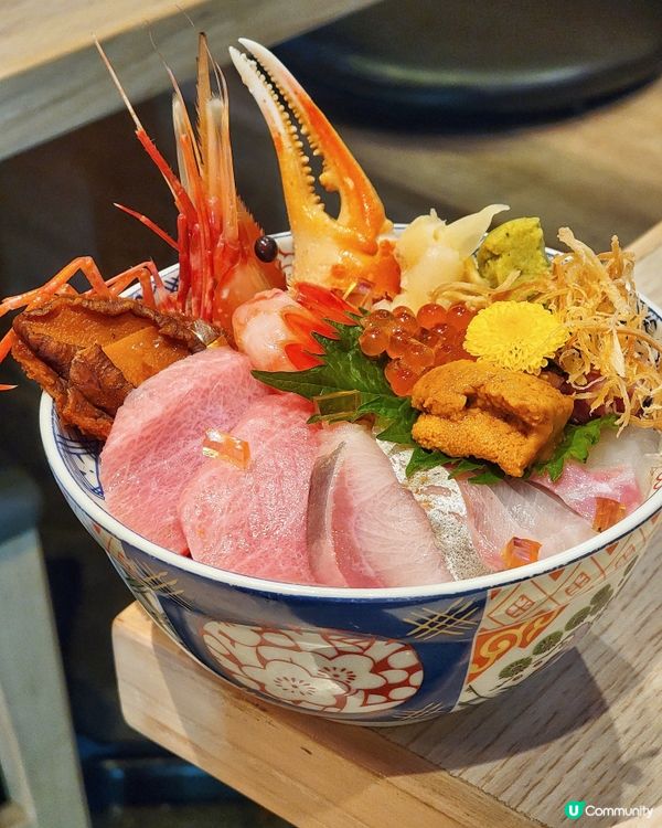 黎咗呢間嵐橋食日本嘢，呢到主打係好多唔同款式嘅丼飯，仲有鍋物...