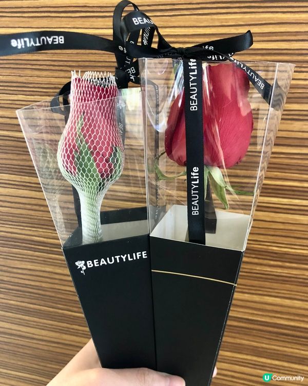 驚喜情人節🥰yoho商場送玫瑰花同即影即有相😆👍🏻有超大束氣...