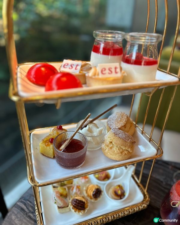 Enjoy afternoon🫖 with greenery