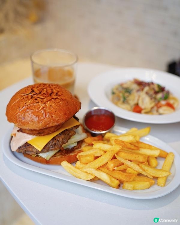 太子渡假風Cafe🌾𝟸 sᴏᴏɴ ᴄᴀғᴇ & ʟᴏᴜɴɢᴇ