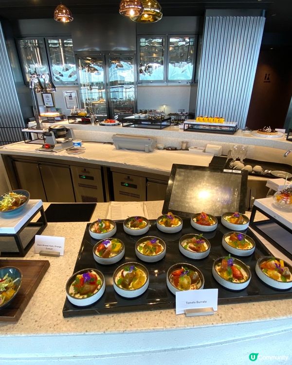 開揚的環境 精緻的四道菜半自助早午餐