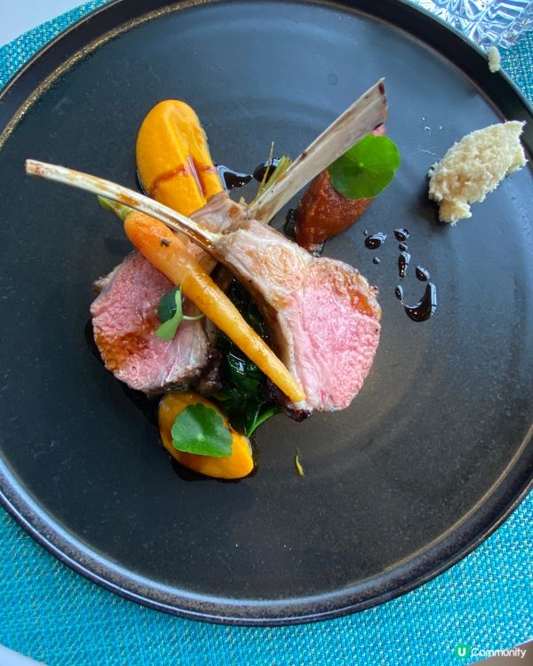 開揚的環境 精緻的四道菜半自助早午餐